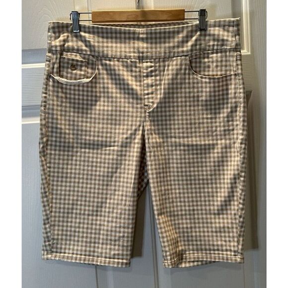 Gloria Vanderbilt All Around Slimming Amanda Shorts Women's Size 16 Plaid - Picture 1 of 5